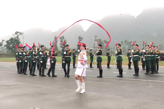 TOÀN CẢNH LỄ DIỄU BINH, DIỄU HÀNH KỶ NIỆM 50 NGÀY GIẢI PHÓNG MIỀN NAM, THỐNG NHẤT ĐẤT NƯỚC: HÀO HÙNG ĐI GIỮA LÒNG NHÂN DÂN- Ảnh 123. TOÀN CẢNH LỄ DIỄU BINH, DIỄU HÀNH KỶ NIỆM 50 NGÀY GIẢI PHÓNG MIỀN NAM, THỐNG NHẤT ĐẤT NƯỚC: HÀO HÙNG ĐI GIỮA LÒNG NHÂN DÂN- Ảnh 123.