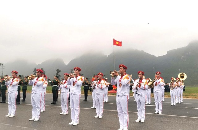 TOÀN CẢNH LỄ DIỄU BINH, DIỄU HÀNH KỶ NIỆM 50 NGÀY GIẢI PHÓNG MIỀN NAM, THỐNG NHẤT ĐẤT NƯỚC: HÀO HÙNG ĐI GIỮA LÒNG NHÂN DÂN- Ảnh 125. TOÀN CẢNH LỄ DIỄU BINH, DIỄU HÀNH KỶ NIỆM 50 NGÀY GIẢI PHÓNG MIỀN NAM, THỐNG NHẤT ĐẤT NƯỚC: HÀO HÙNG ĐI GIỮA LÒNG NHÂN DÂN- Ảnh 125.