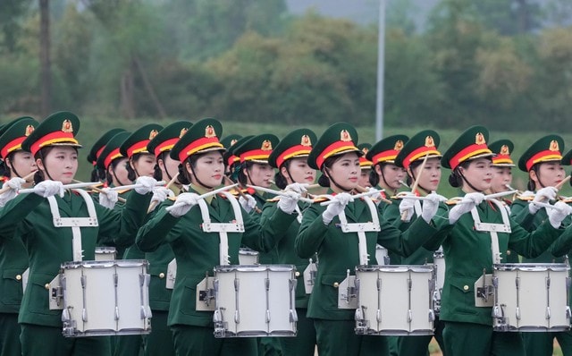 TOÀN CẢNH LỄ DIỄU BINH, DIỄU HÀNH KỶ NIỆM 50 NGÀY GIẢI PHÓNG MIỀN NAM, THỐNG NHẤT ĐẤT NƯỚC: HÀO HÙNG ĐI GIỮA LÒNG NHÂN DÂN- Ảnh 112. TOÀN CẢNH LỄ DIỄU BINH, DIỄU HÀNH KỶ NIỆM 50 NGÀY GIẢI PHÓNG MIỀN NAM, THỐNG NHẤT ĐẤT NƯỚC: HÀO HÙNG ĐI GIỮA LÒNG NHÂN DÂN- Ảnh 112.