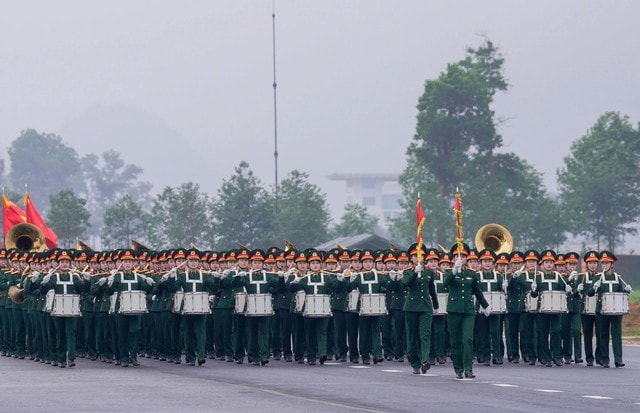 TOÀN CẢNH LỄ DIỄU BINH, DIỄU HÀNH KỶ NIỆM 50 NGÀY GIẢI PHÓNG MIỀN NAM, THỐNG NHẤT ĐẤT NƯỚC: HÀO HÙNG ĐI GIỮA LÒNG NHÂN DÂN- Ảnh 115. TOÀN CẢNH LỄ DIỄU BINH, DIỄU HÀNH KỶ NIỆM 50 NGÀY GIẢI PHÓNG MIỀN NAM, THỐNG NHẤT ĐẤT NƯỚC: HÀO HÙNG ĐI GIỮA LÒNG NHÂN DÂN- Ảnh 115.