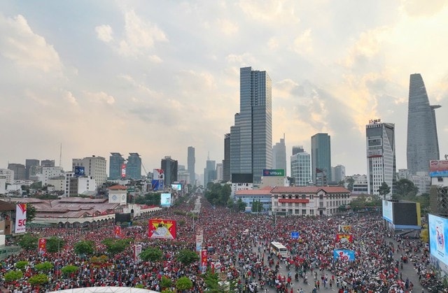 TOÀN CẢNH LỄ DIỄU BINH, DIỄU HÀNH KỶ NIỆM 50 NGÀY GIẢI PHÓNG MIỀN NAM, THỐNG NHẤT ĐẤT NƯỚC: HÀO HÙNG ĐI GIỮA LÒNG NHÂN DÂN- Ảnh 88. TOÀN CẢNH LỄ DIỄU BINH, DIỄU HÀNH KỶ NIỆM 50 NGÀY GIẢI PHÓNG MIỀN NAM, THỐNG NHẤT ĐẤT NƯỚC: HÀO HÙNG ĐI GIỮA LÒNG NHÂN DÂN- Ảnh 88.