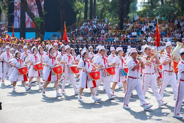 TOÀN CẢNH LỄ DIỄU BINH, DIỄU HÀNH KỶ NIỆM 50 NGÀY GIẢI PHÓNG MIỀN NAM, THỐNG NHẤT ĐẤT NƯỚC: HÀO HÙNG ĐI GIỮA LÒNG NHÂN DÂN- Ảnh 73. TOÀN CẢNH LỄ DIỄU BINH, DIỄU HÀNH KỶ NIỆM 50 NGÀY GIẢI PHÓNG MIỀN NAM, THỐNG NHẤT ĐẤT NƯỚC: HÀO HÙNG ĐI GIỮA LÒNG NHÂN DÂN- Ảnh 73.