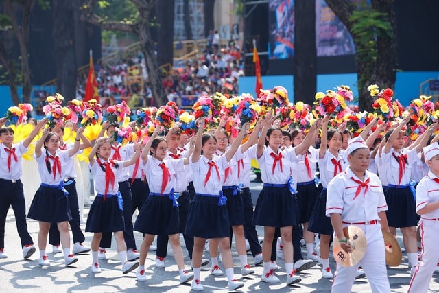 TOÀN CẢNH LỄ DIỄU BINH, DIỄU HÀNH KỶ NIỆM 50 NGÀY GIẢI PHÓNG MIỀN NAM, THỐNG NHẤT ĐẤT NƯỚC: HÀO HÙNG ĐI GIỮA LÒNG NHÂN DÂN- Ảnh 74. TOÀN CẢNH LỄ DIỄU BINH, DIỄU HÀNH KỶ NIỆM 50 NGÀY GIẢI PHÓNG MIỀN NAM, THỐNG NHẤT ĐẤT NƯỚC: HÀO HÙNG ĐI GIỮA LÒNG NHÂN DÂN- Ảnh 74.
