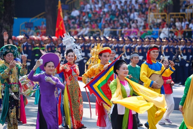 TOÀN CẢNH LỄ DIỄU BINH, DIỄU HÀNH KỶ NIỆM 50 NGÀY GIẢI PHÓNG MIỀN NAM, THỐNG NHẤT ĐẤT NƯỚC: HÀO HÙNG ĐI GIỮA LÒNG NHÂN DÂN- Ảnh 77. TOÀN CẢNH LỄ DIỄU BINH, DIỄU HÀNH KỶ NIỆM 50 NGÀY GIẢI PHÓNG MIỀN NAM, THỐNG NHẤT ĐẤT NƯỚC: HÀO HÙNG ĐI GIỮA LÒNG NHÂN DÂN- Ảnh 77.