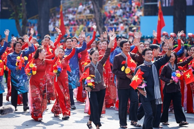 TOÀN CẢNH LỄ DIỄU BINH, DIỄU HÀNH KỶ NIỆM 50 NGÀY GIẢI PHÓNG MIỀN NAM, THỐNG NHẤT ĐẤT NƯỚC: HÀO HÙNG ĐI GIỮA LÒNG NHÂN DÂN- Ảnh 78. TOÀN CẢNH LỄ DIỄU BINH, DIỄU HÀNH KỶ NIỆM 50 NGÀY GIẢI PHÓNG MIỀN NAM, THỐNG NHẤT ĐẤT NƯỚC: HÀO HÙNG ĐI GIỮA LÒNG NHÂN DÂN- Ảnh 78.