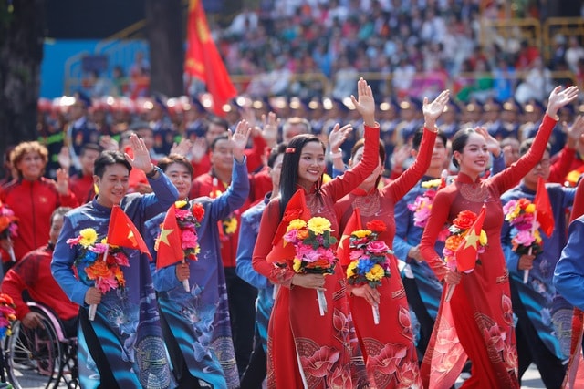 TOÀN CẢNH LỄ DIỄU BINH, DIỄU HÀNH KỶ NIỆM 50 NGÀY GIẢI PHÓNG MIỀN NAM, THỐNG NHẤT ĐẤT NƯỚC: HÀO HÙNG ĐI GIỮA LÒNG NHÂN DÂN- Ảnh 79. TOÀN CẢNH LỄ DIỄU BINH, DIỄU HÀNH KỶ NIỆM 50 NGÀY GIẢI PHÓNG MIỀN NAM, THỐNG NHẤT ĐẤT NƯỚC: HÀO HÙNG ĐI GIỮA LÒNG NHÂN DÂN- Ảnh 79.