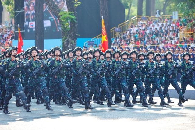 TOÀN CẢNH LỄ DIỄU BINH, DIỄU HÀNH KỶ NIỆM 50 NGÀY GIẢI PHÓNG MIỀN NAM, THỐNG NHẤT ĐẤT NƯỚC: HÀO HÙNG ĐI GIỮA LÒNG NHÂN DÂN- Ảnh 32. TOÀN CẢNH LỄ DIỄU BINH, DIỄU HÀNH KỶ NIỆM 50 NGÀY GIẢI PHÓNG MIỀN NAM, THỐNG NHẤT ĐẤT NƯỚC: HÀO HÙNG ĐI GIỮA LÒNG NHÂN DÂN- Ảnh 32.