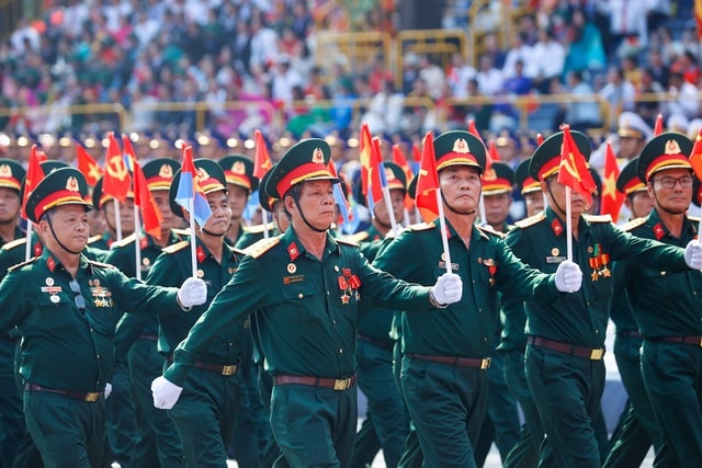 TOÀN CẢNH LỄ DIỄU BINH, DIỄU HÀNH KỶ NIỆM 50 NGÀY GIẢI PHÓNG MIỀN NAM, THỐNG NHẤT ĐẤT NƯỚC: HÀO HÙNG ĐI GIỮA LÒNG NHÂN DÂN- Ảnh 66. TOÀN CẢNH LỄ DIỄU BINH, DIỄU HÀNH KỶ NIỆM 50 NGÀY GIẢI PHÓNG MIỀN NAM, THỐNG NHẤT ĐẤT NƯỚC: HÀO HÙNG ĐI GIỮA LÒNG NHÂN DÂN- Ảnh 66.