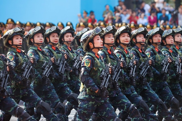 TOÀN CẢNH LỄ DIỄU BINH, DIỄU HÀNH KỶ NIỆM 50 NGÀY GIẢI PHÓNG MIỀN NAM, THỐNG NHẤT ĐẤT NƯỚC: HÀO HÙNG ĐI GIỮA LÒNG NHÂN DÂN- Ảnh 34. TOÀN CẢNH LỄ DIỄU BINH, DIỄU HÀNH KỶ NIỆM 50 NGÀY GIẢI PHÓNG MIỀN NAM, THỐNG NHẤT ĐẤT NƯỚC: HÀO HÙNG ĐI GIỮA LÒNG NHÂN DÂN- Ảnh 34.