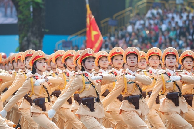 TOÀN CẢNH LỄ DIỄU BINH, DIỄU HÀNH KỶ NIỆM 50 NGÀY GIẢI PHÓNG MIỀN NAM, THỐNG NHẤT ĐẤT NƯỚC: HÀO HÙNG ĐI GIỮA LÒNG NHÂN DÂN- Ảnh 53. TOÀN CẢNH LỄ DIỄU BINH, DIỄU HÀNH KỶ NIỆM 50 NGÀY GIẢI PHÓNG MIỀN NAM, THỐNG NHẤT ĐẤT NƯỚC: HÀO HÙNG ĐI GIỮA LÒNG NHÂN DÂN- Ảnh 53.
