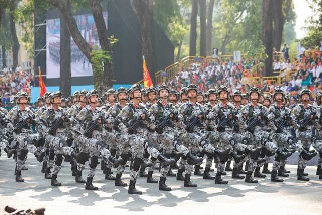 TOÀN CẢNH LỄ DIỄU BINH, DIỄU HÀNH KỶ NIỆM 50 NGÀY GIẢI PHÓNG MIỀN NAM, THỐNG NHẤT ĐẤT NƯỚC: HÀO HÙNG ĐI GIỮA LÒNG NHÂN DÂN- Ảnh 36. TOÀN CẢNH LỄ DIỄU BINH, DIỄU HÀNH KỶ NIỆM 50 NGÀY GIẢI PHÓNG MIỀN NAM, THỐNG NHẤT ĐẤT NƯỚC: HÀO HÙNG ĐI GIỮA LÒNG NHÂN DÂN- Ảnh 36.