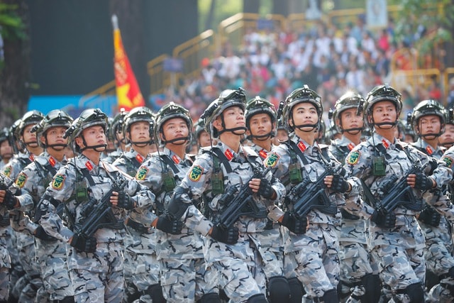 TOÀN CẢNH LỄ DIỄU BINH, DIỄU HÀNH KỶ NIỆM 50 NGÀY GIẢI PHÓNG MIỀN NAM, THỐNG NHẤT ĐẤT NƯỚC: HÀO HÙNG ĐI GIỮA LÒNG NHÂN DÂN- Ảnh 37. TOÀN CẢNH LỄ DIỄU BINH, DIỄU HÀNH KỶ NIỆM 50 NGÀY GIẢI PHÓNG MIỀN NAM, THỐNG NHẤT ĐẤT NƯỚC: HÀO HÙNG ĐI GIỮA LÒNG NHÂN DÂN- Ảnh 37.