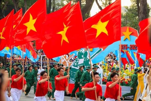 TOÀN CẢNH LỄ DIỄU BINH, DIỄU HÀNH KỶ NIỆM 50 NGÀY GIẢI PHÓNG MIỀN NAM, THỐNG NHẤT ĐẤT NƯỚC: HÀO HÙNG ĐI GIỮA LÒNG NHÂN DÂN- Ảnh 16. TOÀN CẢNH LỄ DIỄU BINH, DIỄU HÀNH KỶ NIỆM 50 NGÀY GIẢI PHÓNG MIỀN NAM, THỐNG NHẤT ĐẤT NƯỚC: HÀO HÙNG ĐI GIỮA LÒNG NHÂN DÂN- Ảnh 16.