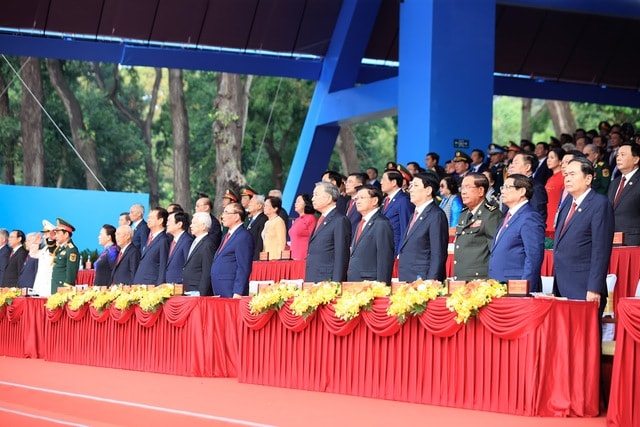 TOÀN CẢNH LỄ DIỄU BINH, DIỄU HÀNH KỶ NIỆM 50 NGÀY GIẢI PHÓNG MIỀN NAM, THỐNG NHẤT ĐẤT NƯỚC: HÀO HÙNG ĐI GIỮA LÒNG NHÂN DÂN- Ảnh 5. TOÀN CẢNH LỄ DIỄU BINH, DIỄU HÀNH KỶ NIỆM 50 NGÀY GIẢI PHÓNG MIỀN NAM, THỐNG NHẤT ĐẤT NƯỚC: HÀO HÙNG ĐI GIỮA LÒNG NHÂN DÂN- Ảnh 5.