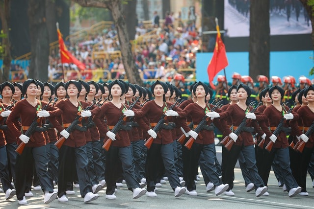 TOÀN CẢNH LỄ DIỄU BINH, DIỄU HÀNH KỶ NIỆM 50 NGÀY GIẢI PHÓNG MIỀN NAM, THỐNG NHẤT ĐẤT NƯỚC: HÀO HÙNG ĐI GIỮA LÒNG NHÂN DÂN- Ảnh 46. TOÀN CẢNH LỄ DIỄU BINH, DIỄU HÀNH KỶ NIỆM 50 NGÀY GIẢI PHÓNG MIỀN NAM, THỐNG NHẤT ĐẤT NƯỚC: HÀO HÙNG ĐI GIỮA LÒNG NHÂN DÂN- Ảnh 46.