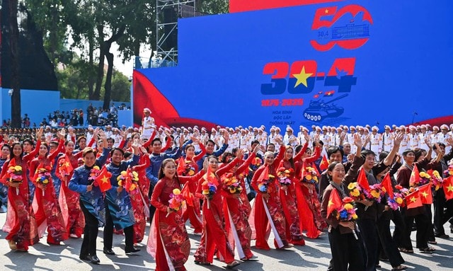 TOÀN CẢNH LỄ DIỄU BINH, DIỄU HÀNH KỶ NIỆM 50 NGÀY GIẢI PHÓNG MIỀN NAM, THỐNG NHẤT ĐẤT NƯỚC: HÀO HÙNG ĐI GIỮA LÒNG NHÂN DÂN- Ảnh 81. TOÀN CẢNH LỄ DIỄU BINH, DIỄU HÀNH KỶ NIỆM 50 NGÀY GIẢI PHÓNG MIỀN NAM, THỐNG NHẤT ĐẤT NƯỚC: HÀO HÙNG ĐI GIỮA LÒNG NHÂN DÂN- Ảnh 81.