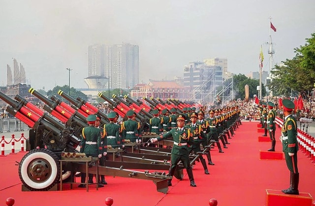 TOÀN CẢNH LỄ DIỄU BINH, DIỄU HÀNH KỶ NIỆM 50 NGÀY GIẢI PHÓNG MIỀN NAM, THỐNG NHẤT ĐẤT NƯỚC: HÀO HÙNG ĐI GIỮA LÒNG NHÂN DÂN- Ảnh 19. TOÀN CẢNH LỄ DIỄU BINH, DIỄU HÀNH KỶ NIỆM 50 NGÀY GIẢI PHÓNG MIỀN NAM, THỐNG NHẤT ĐẤT NƯỚC: HÀO HÙNG ĐI GIỮA LÒNG NHÂN DÂN- Ảnh 19.