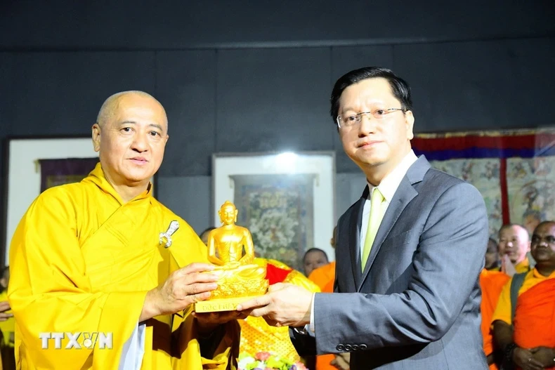 Lễ đón nhận và cung rước Xá lợi Đức Phật Thích Ca Mâu Ni từ Ấn Độ về Việt Nam ảnh 10