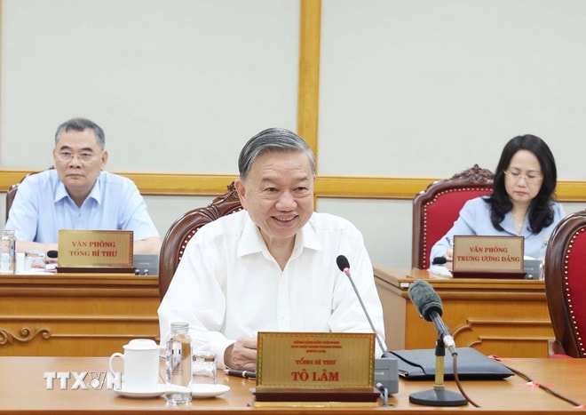 Tổng Bí thư Tô Lâm chủ trì cuộc họp của Bộ Chính trị, Ban Bí thư. (Ảnh: Thống Nhất/TTXVN) ttxvn-bo-chinh-tri-ban-bi-thu-hop-trien-khai-thuc-hien-sap-xep-to-chuc-bo-may-cua-he-thong-chinh-tri-80101812.jpg