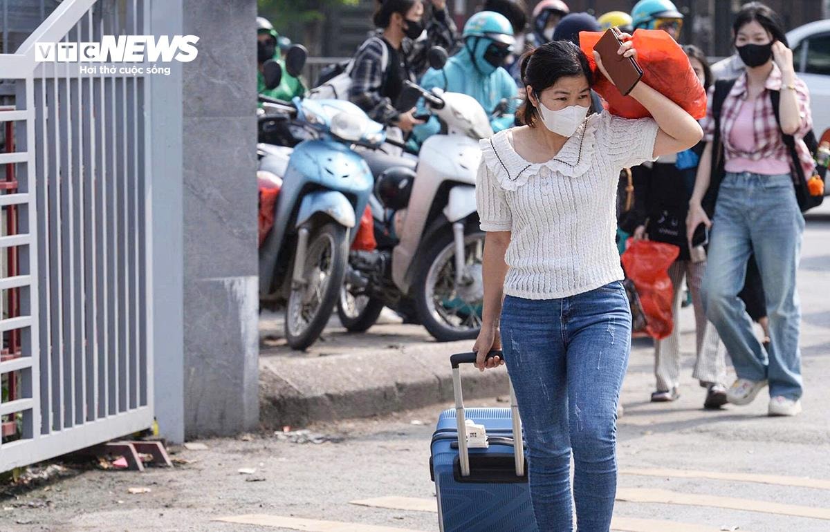 Dự báo thời tiết ngày 4/5, Hà Nội nắng mạnh, TP.HCM mưa dông. (Ảnh minh hoạ: Viên Minh)