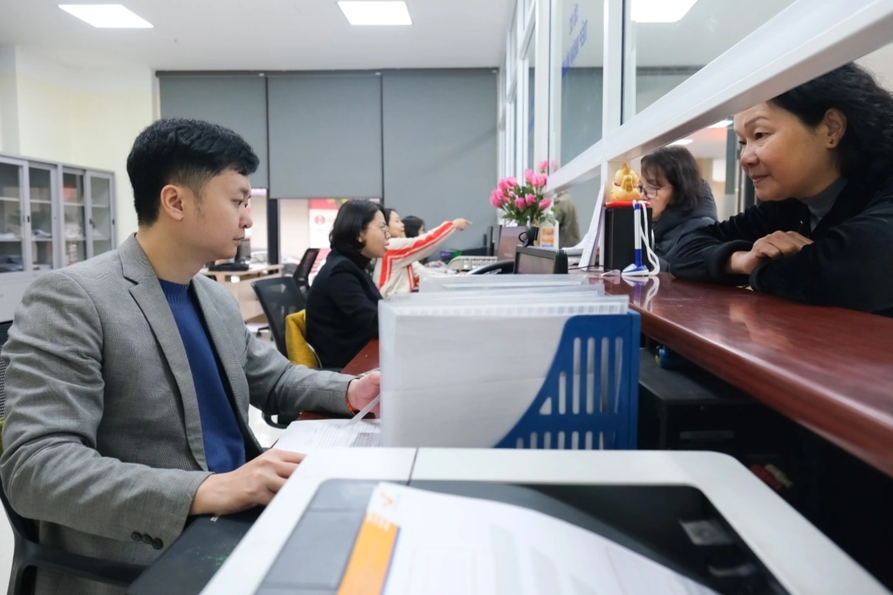 Những thay đổi quan trọng về cơ chế quản lý và sử dụng cán bộ, công chức - 1 Những thay đổi quan trọng về cơ chế quản lý và sử dụng cán bộ, công chức - 1