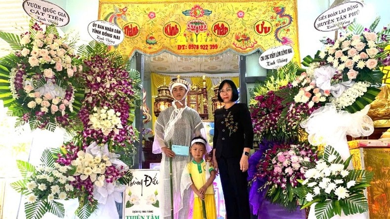 Lãnh đạo tỉnh Đồng Nai thăm hỏi gia đình nhân viên bảo vệ rừng bị bò tót húc tử vong ảnh 1