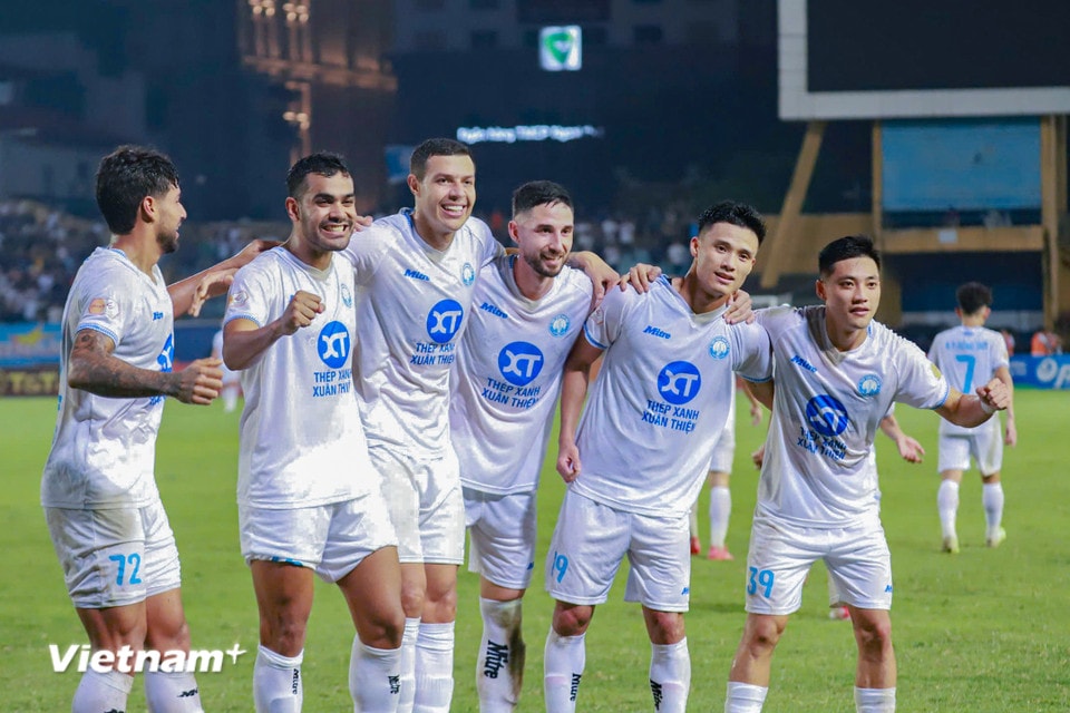 Không để đối phương kịp 