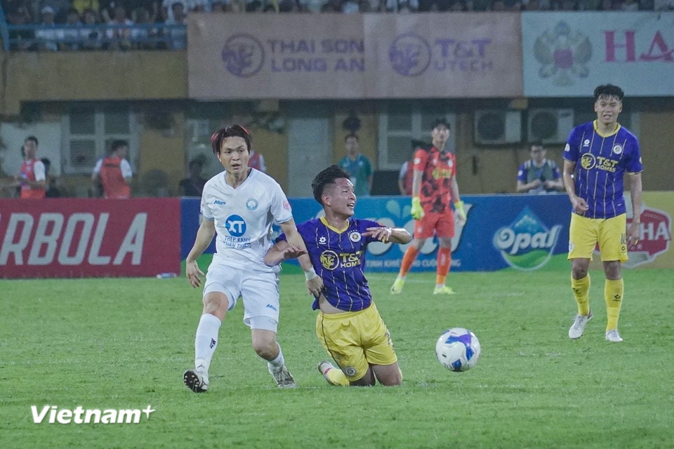 Kịch bản trong hiệp 2 không có nhiều khác biệt so với hiệp 1: tuyến giữa của đại diện Thủ đô vẫn quá 