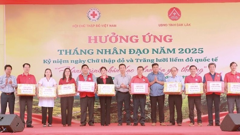 Nhiều hoạt động thiết thực ở Đắk Lắk hưởng ứng “Tháng Nhân đạo” năm 2025 ảnh 9
