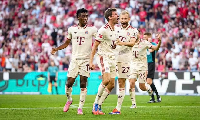 Muller ghi dấu với lần ra sân thứ 710 cho Bayern bằng một bàn thắng. (Nguồn: FcBayern) bayern-vo-dich-3.jpg