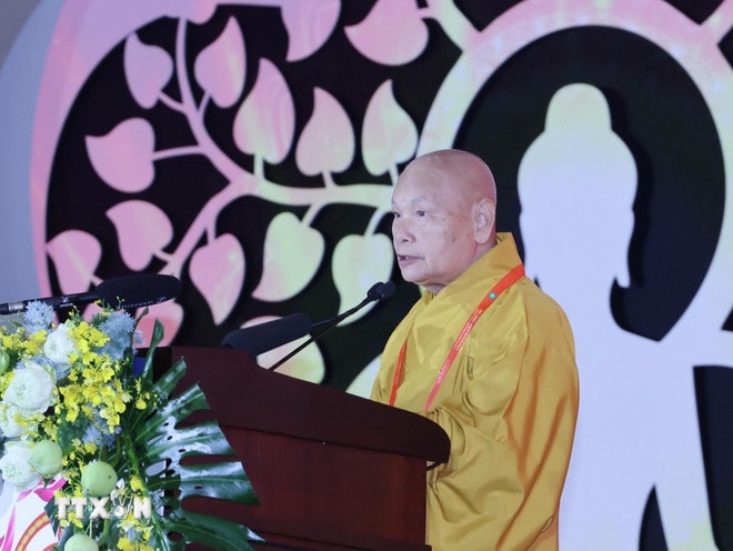 Trưởng lão Hòa thượng Thích Thiện Nhơn, Chủ tịch Hội đồng Trị sự Trung ương Giáo hội Phật giáo Việt Nam, đọc diễn văn khai mạc Vesak 2025. (Ảnh: Lâm Khánh/TTXVN) ttxvn-chu-tich-nuoc-du-dai-le-phat-dan-lien-hop-quoc-vesak-2025-8014742-6.jpg