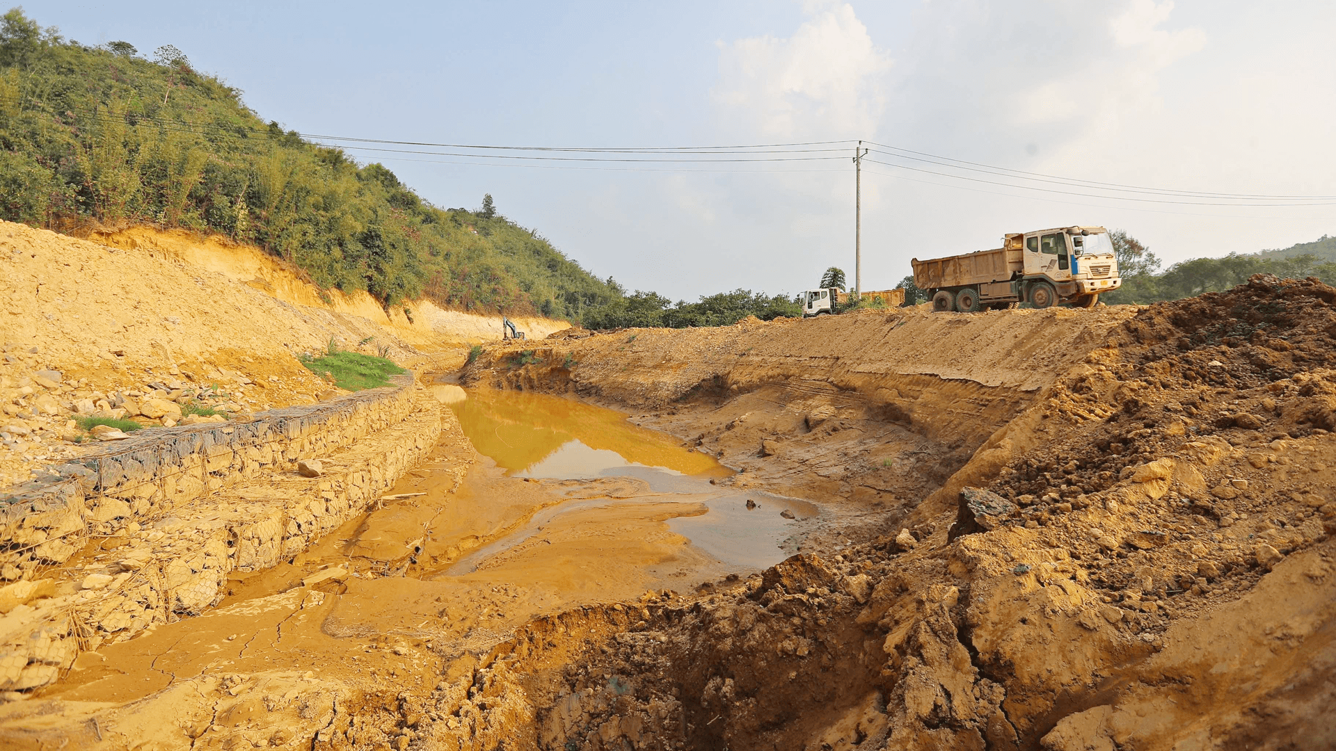 Các công trình trên địa bàn huyện Đạ Huoai đang gặp khó khăn vì thiếu đất đắp
