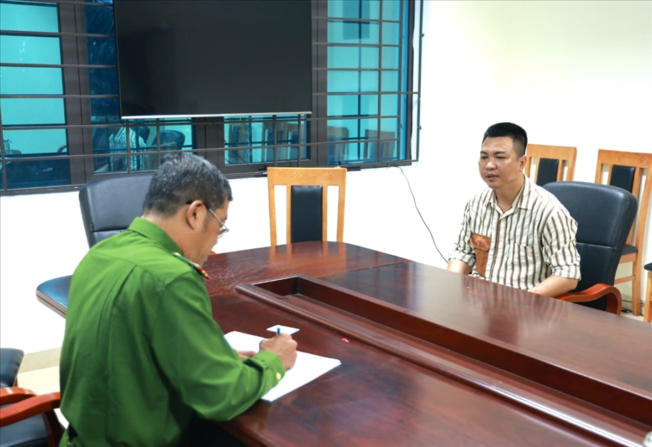 Đối tượng Ngô Đức Dũng tại cơ quan Công an.