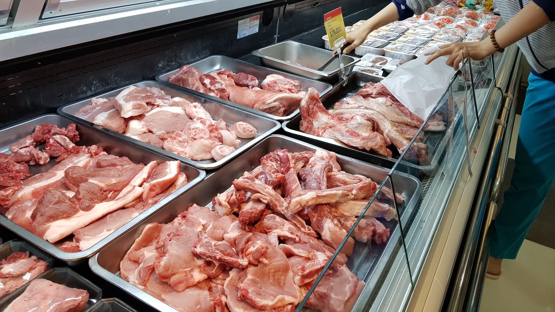 Giá thịt heo hôm nay 75