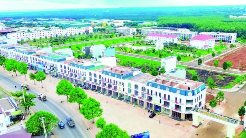 Kon Tum tích cực hoàn thành xóa nhà tạm, nhà dột nát ảnh 1