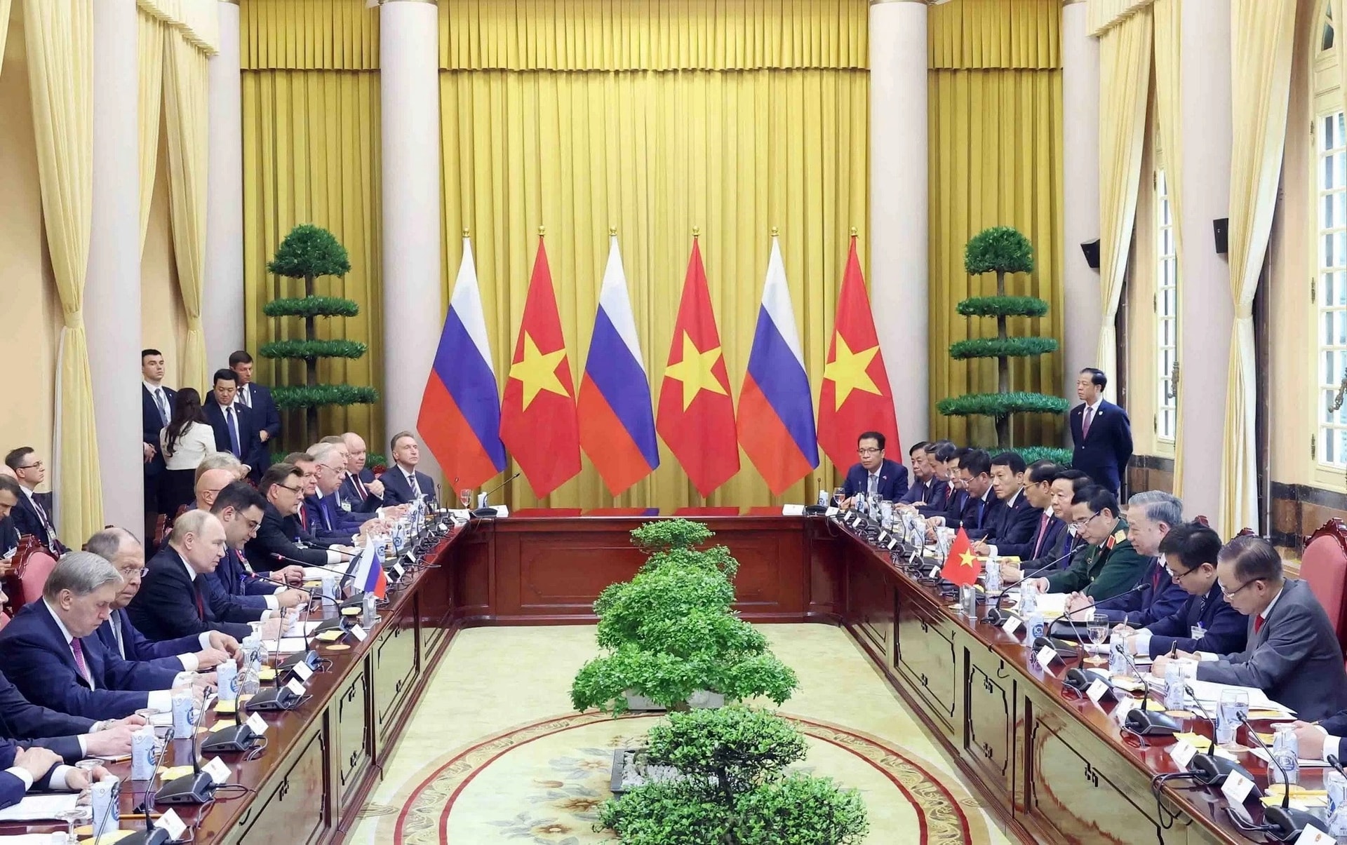 viet-nam-lien-bang-nga-2.jpg.jpg