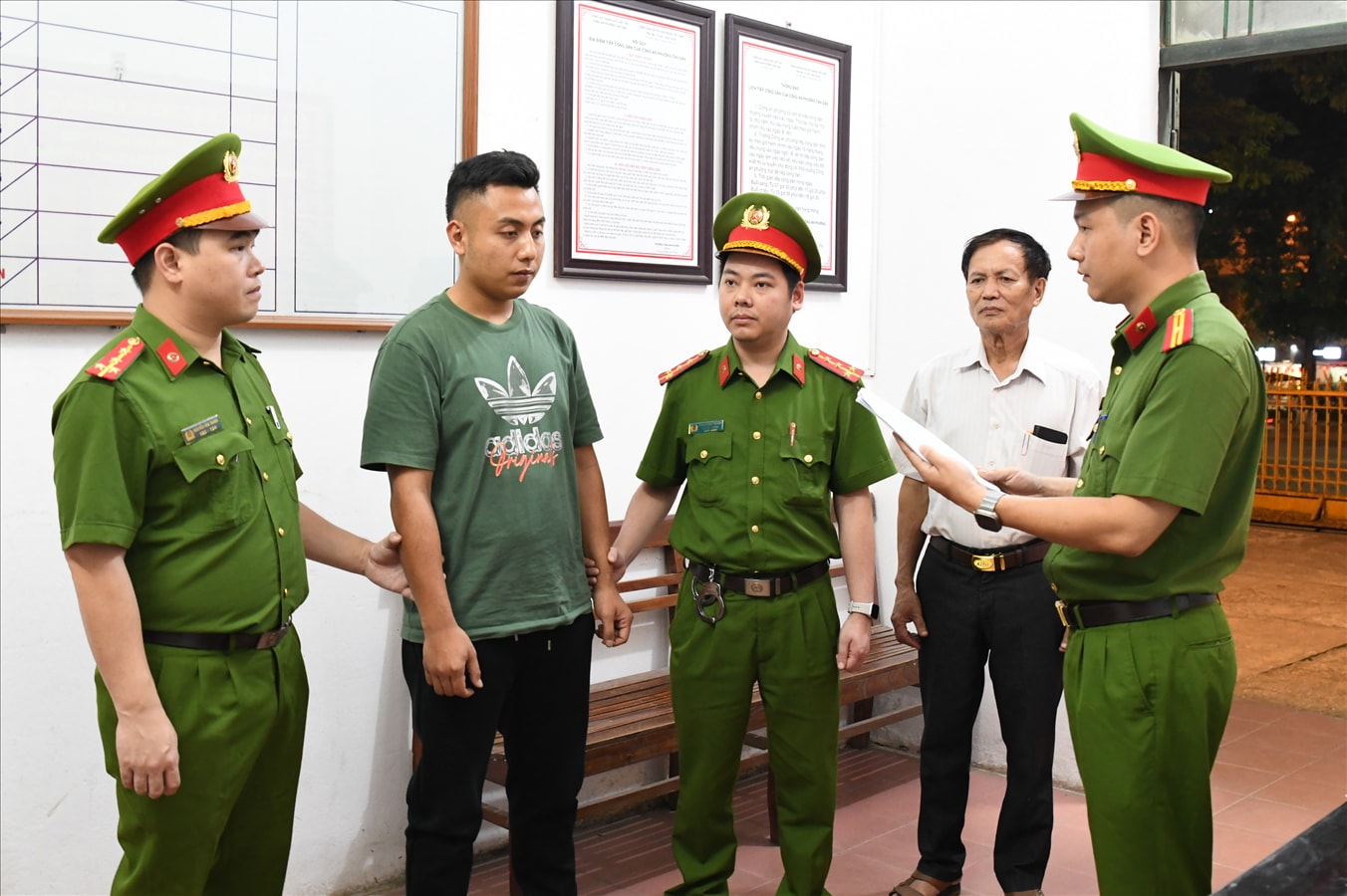 Cơ quan Cảnh sát điều tra Công an tỉnh Phú Thọ đã ra lệnh giữ người trong trường hợp khẩn cấp, lệnh bắt người bị giữ trong trường hợp khẩn cấp đối với Lê Hoàng Thắng.