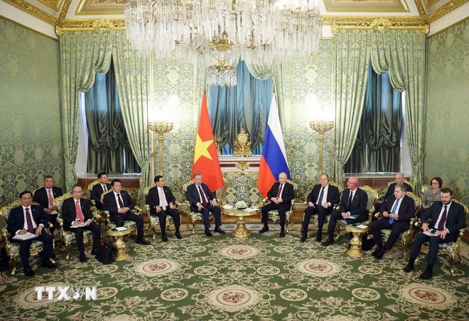 Tổng Bí thư Tô Lâm hội đàm hẹp với Tổng thống Nga Vladimir Putin. (Ảnh: Thống Nhất/TTXVN) ttxvn-tong-bi-thu-to-lam-hoi-dam-1ong-thong-putin-2-resize.jpg