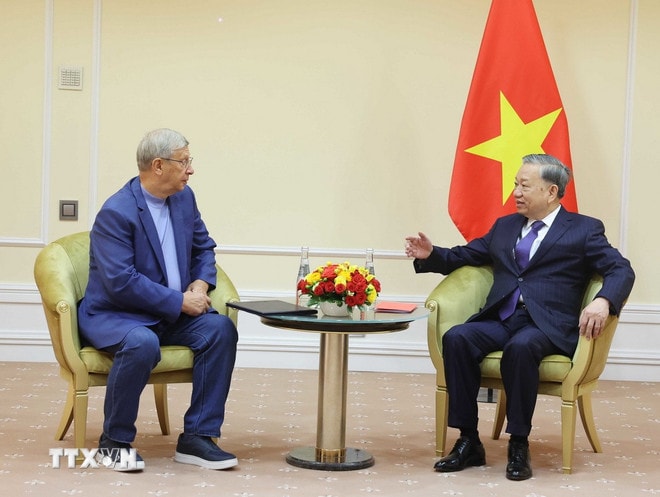Tổng Bí thư Tô Lâm tiếp ông Sergei Kudryashov, Tổng Giám đốc Công ty Cổ phần dầu khí Zarubezhneft của Nga. (Ảnh: Thống Nhất/ TTXVN) ttxvn-tong-bi-thu-cong-ty-dau-khi-nga-2-resize.jpg