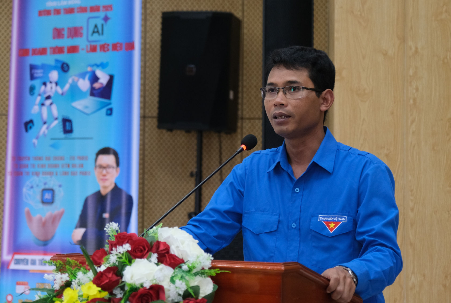 Anh Ndu Ha Biên - Bí thư Tỉnh Đoàn phát biểu khai mạc chương trình