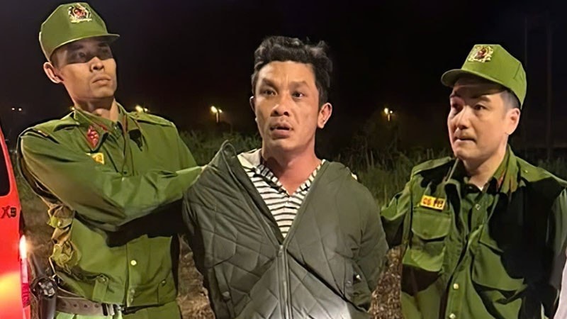 Đối tượng Lý Minh Khoa bị Công an bắt giữ khi đang lái ô-tô lấy trộm và chạy trốn.