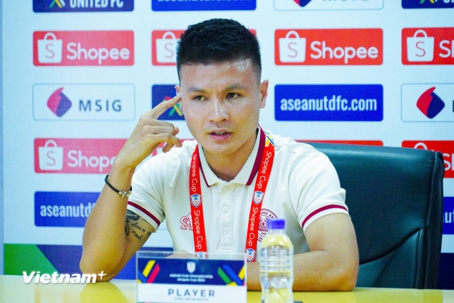 Đội trưởng Quang Hải cùng các đồng đội quyết tâm giành lợi thế trước trận lượt về. (Ảnh: Việt Anh/Vietnam+) vnp-quanghai.jpg