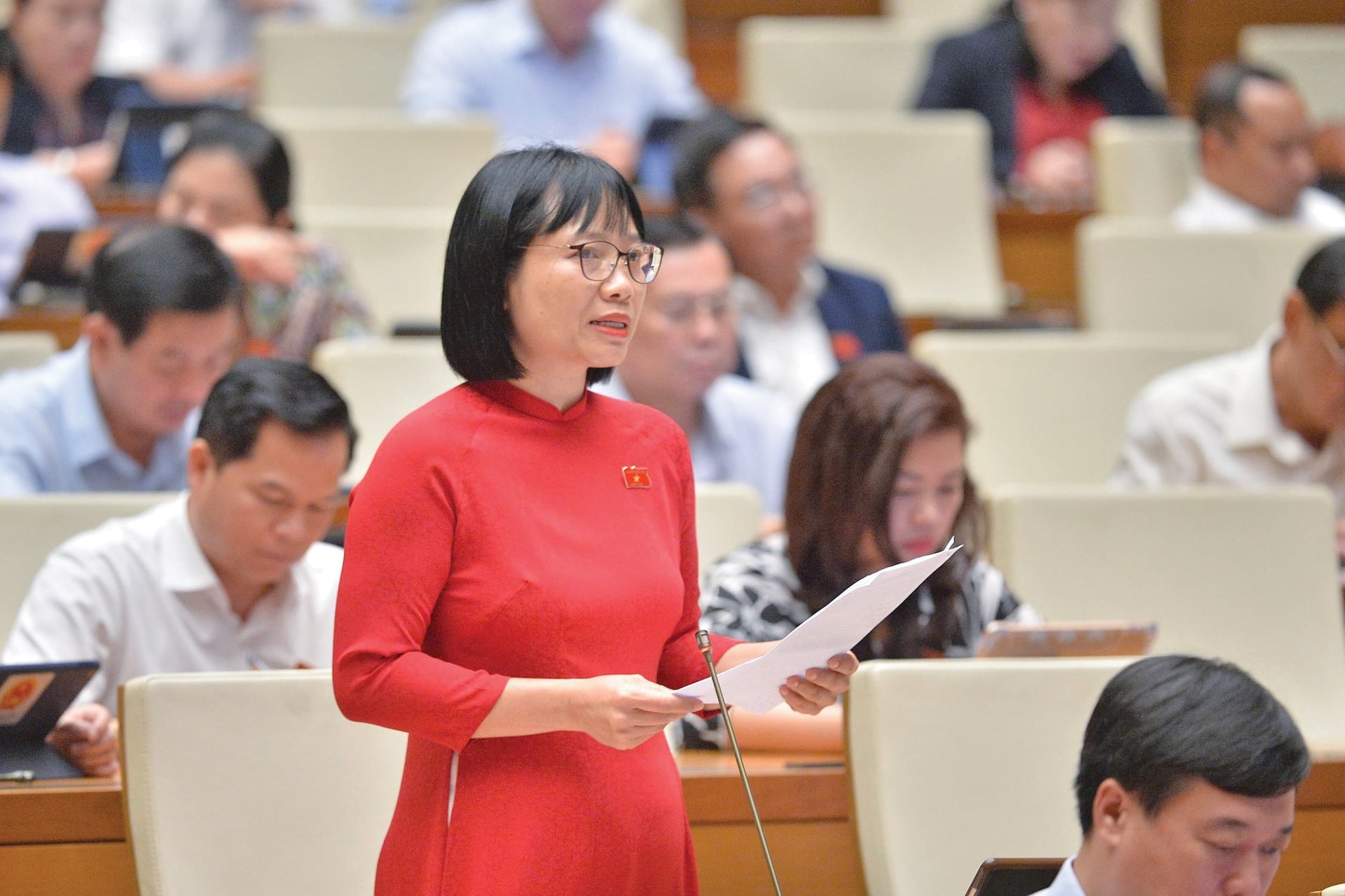 Đề nghị xây dựng chế độ tiền lương tương xứng với cán bộ, công chức; trả lương theo vị trí việc làm, hiệu quả công việc- Ảnh 1. Đề nghị xây dựng chế độ tiền lương tương xứng với cán bộ, công chức; trả lương theo vị trí việc làm, hiệu quả công việc- Ảnh 1.