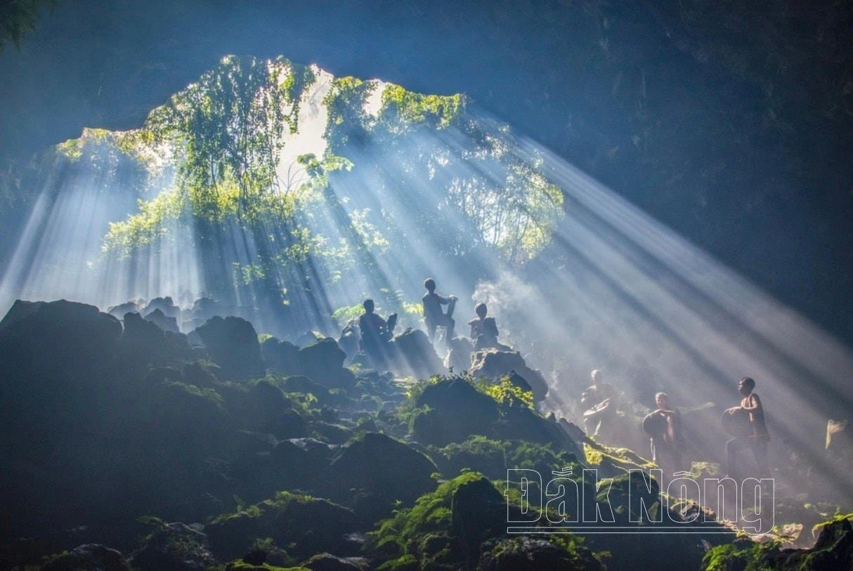 Công viên địa chất toàn cầu UNESCO Đắk Nông trải dài trên diện tích 4.760km2, với khoảng 65 điểm di sản địa chất, địa mạo