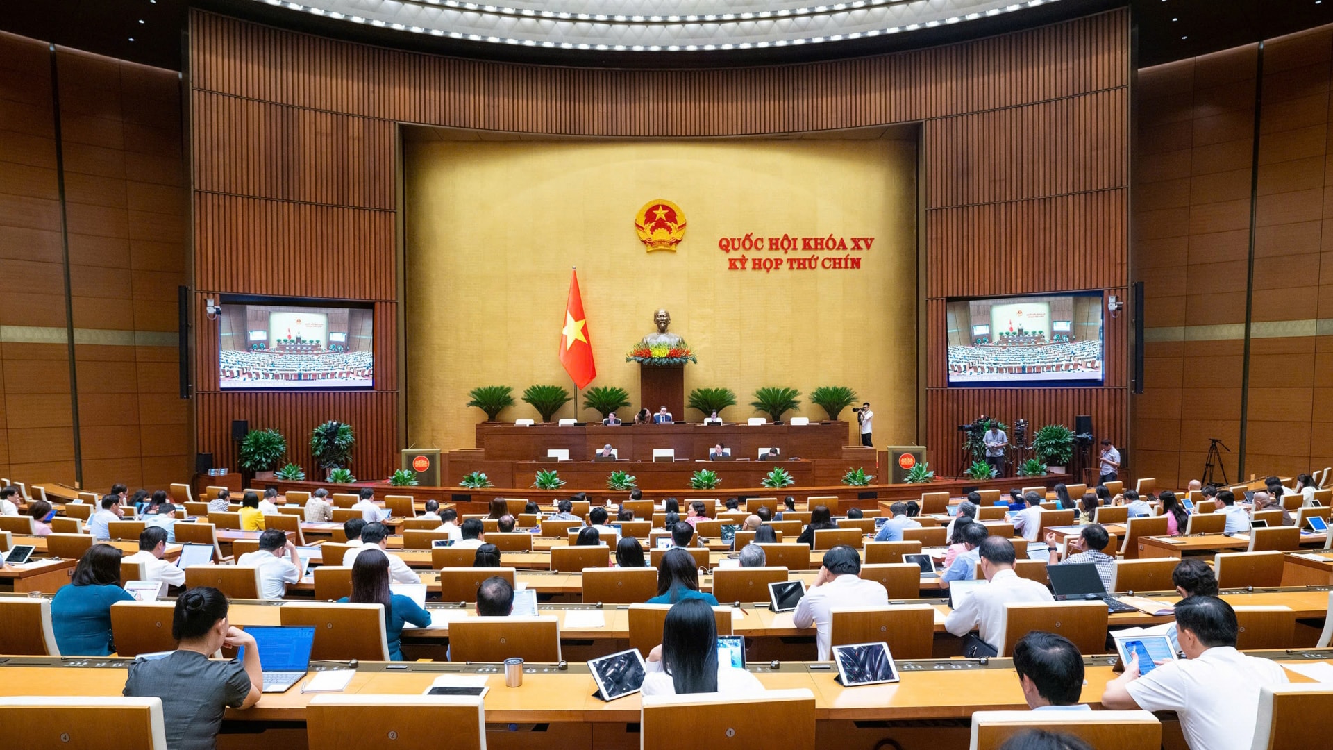 Quang cảnh kỳ họp