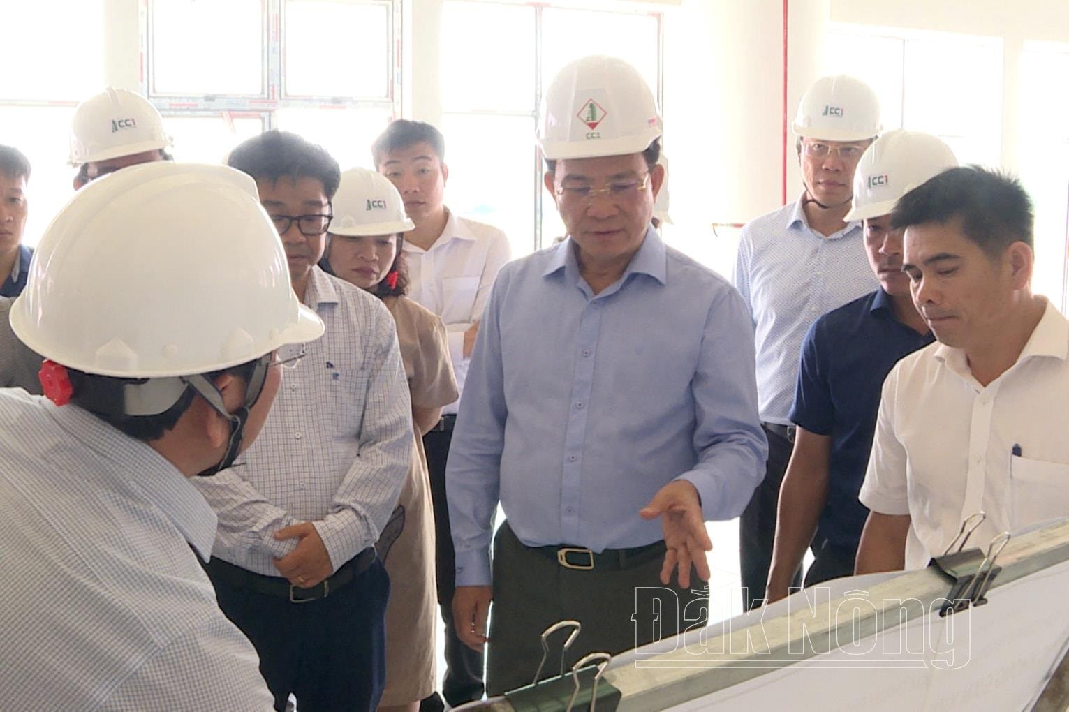 Phó Bí thư Tỉnh ủy, Chủ tịch UBND tỉnh Đắk Nông Hồ Văn Mười đi kiểm tra thực địa tại Dự án Quảng trường trung tâm TP. Gia Nghĩa
