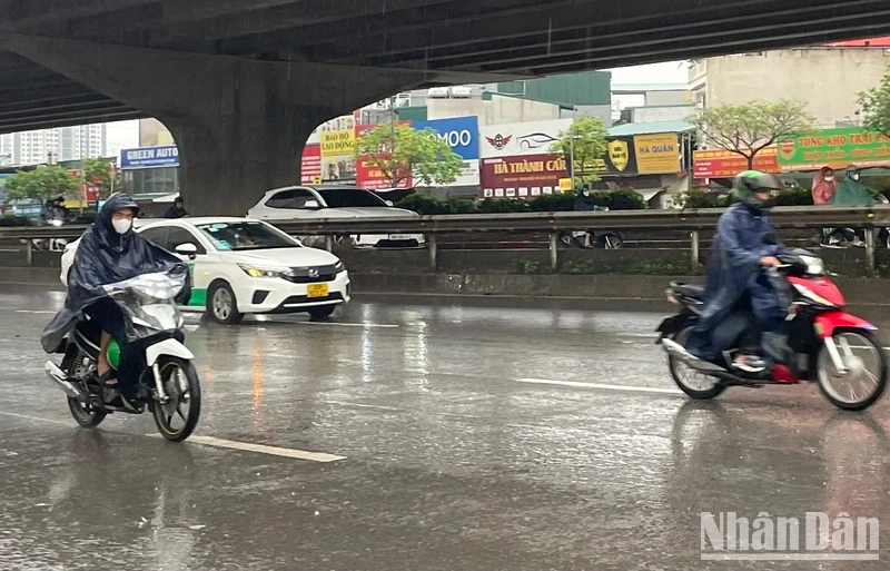 Dự báo Hà Nội có mưa rào rải rác và có nơi có dông. (Ảnh: Đ.T)