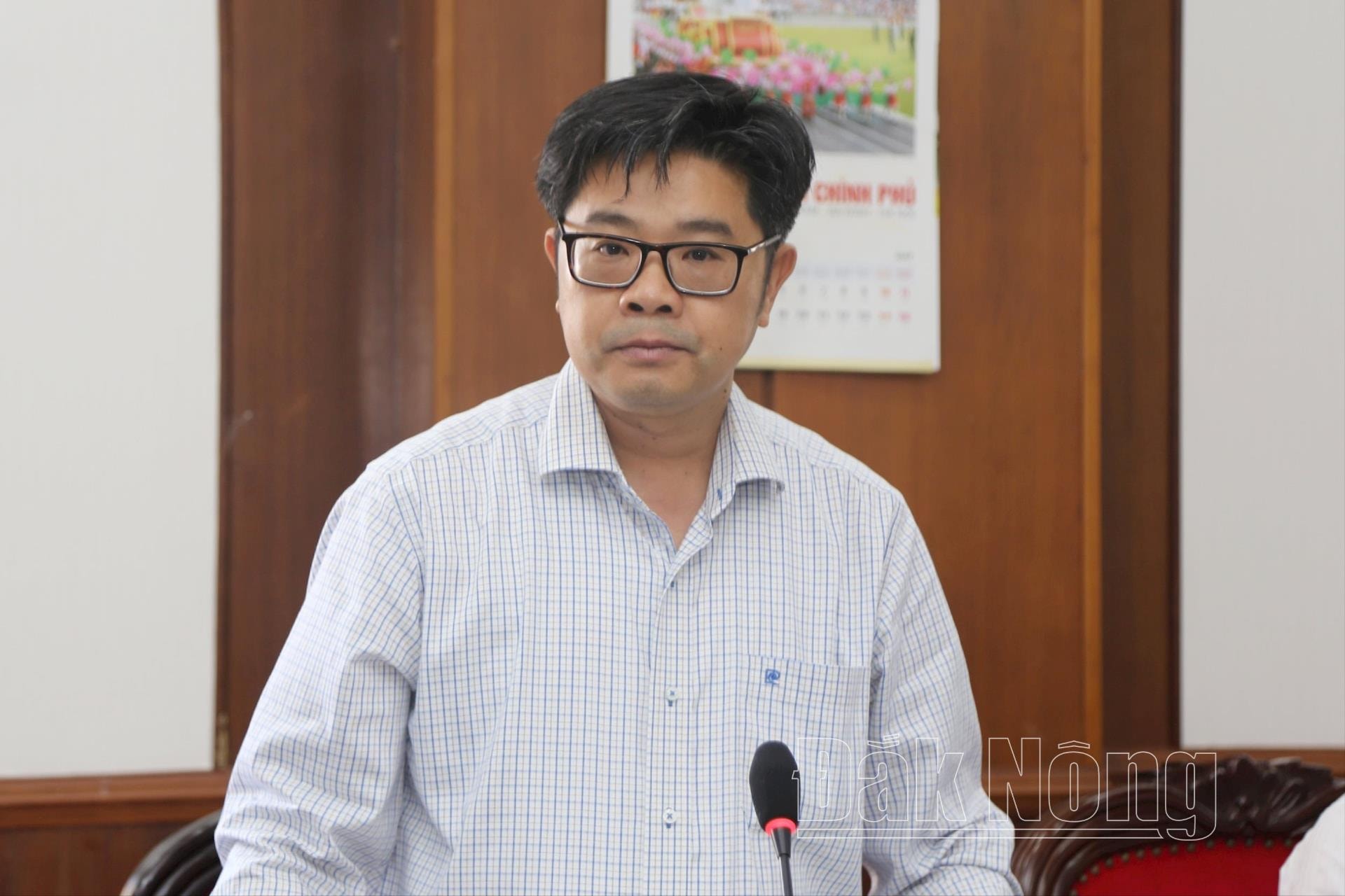 Giám đốc Sở Xây dựng Đắk Nông Phan Nhật Thanh yêu cầu chủ đầu tư hoàn thiện nhanh hồ sơ về điều chỉnh tiến độ thời gian hoàn thành dự án 