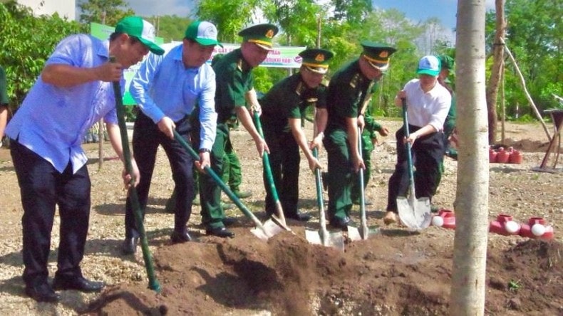 Đắk Lắk trồng hơn 5.000 cây xanh ở khu vực biên giới ảnh 2