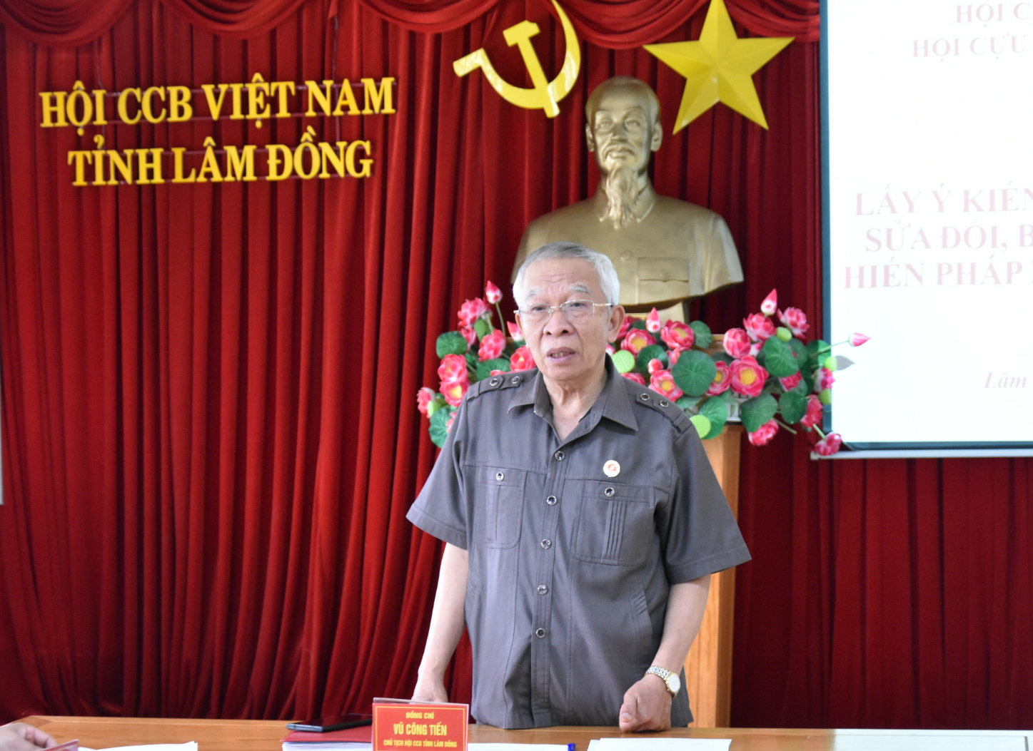 Ông Vũ Công Tiến - Chủ tịch Hội CCB tỉnh phát biểu chỉ đạo Hội nghị 